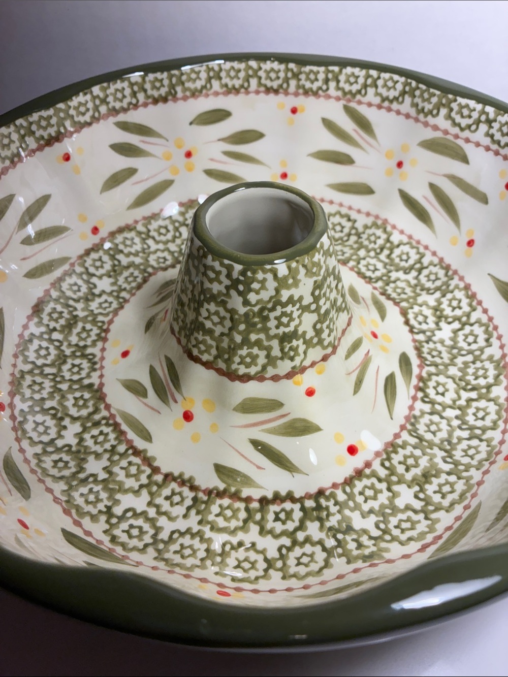 BUNDT PAN Olive Green Ceramic